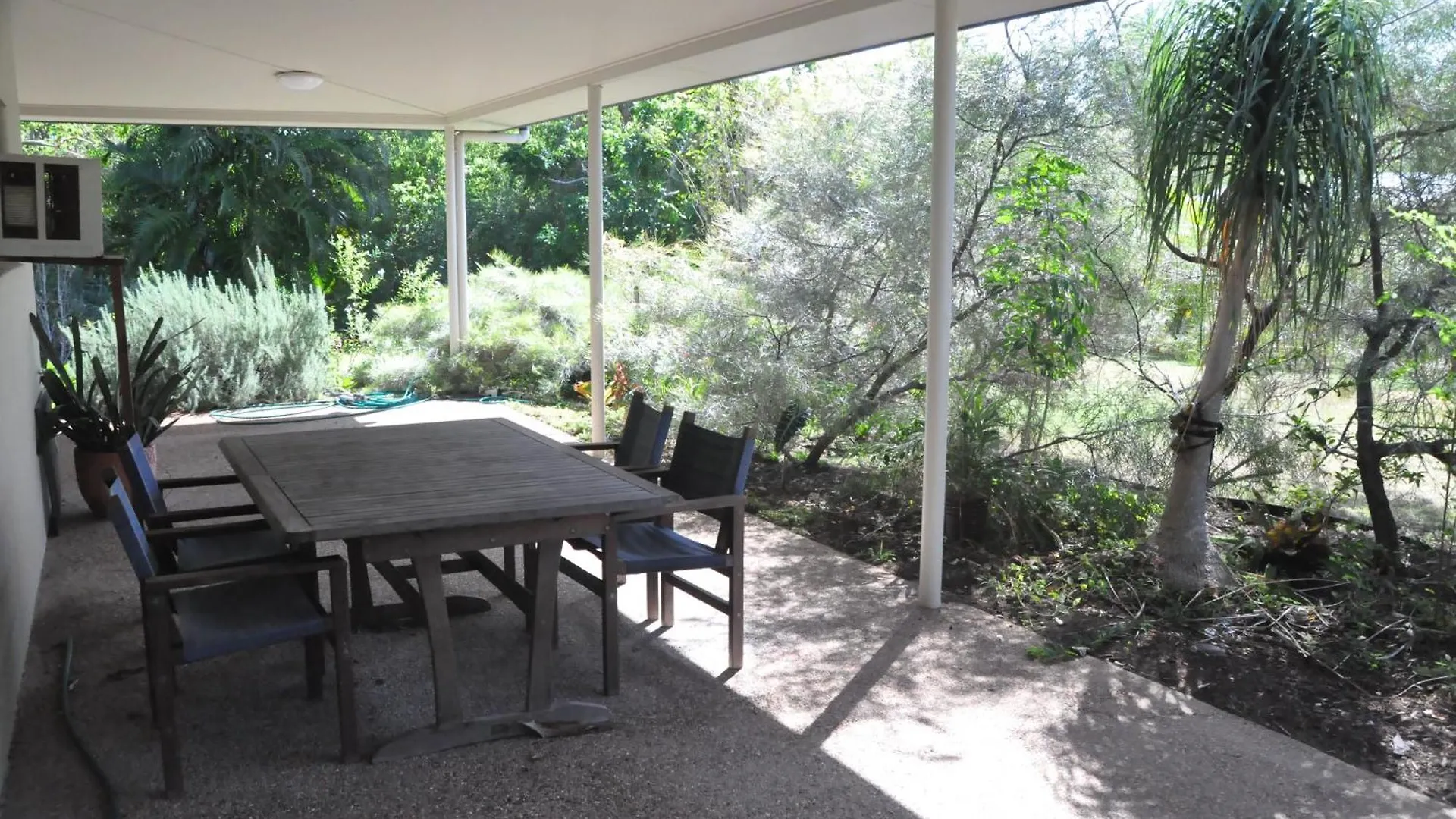 Magnetic Island Bed And Breakfast Horseshoe Bay Bed & Breakfast